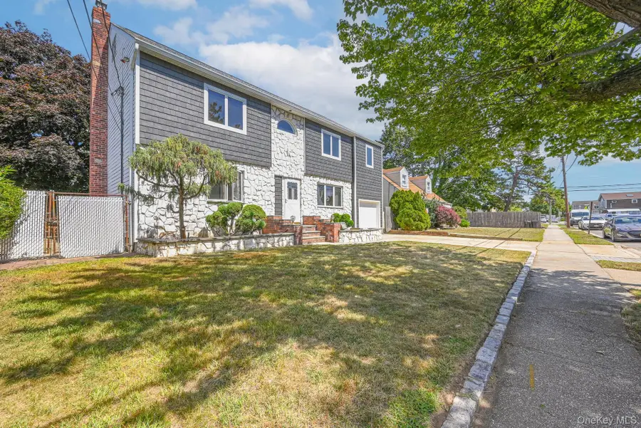 203 N Manhattan Avenue, Massapequa, NY 11758 - Image #3