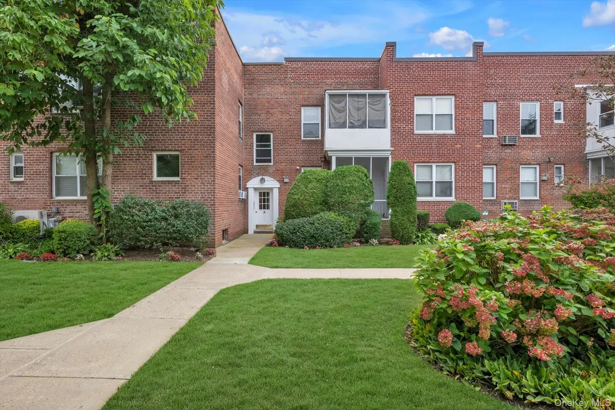 284 Central Avenue #A4, Lawrence, NY 11559 - Image #1