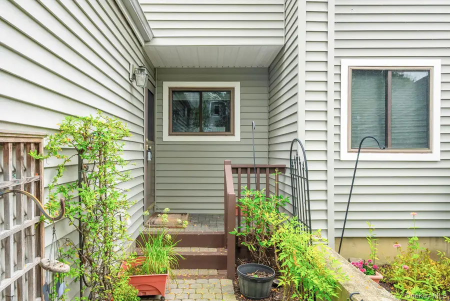 283 Horseshoe Circle, Ossining, NY 10562 - Image #3