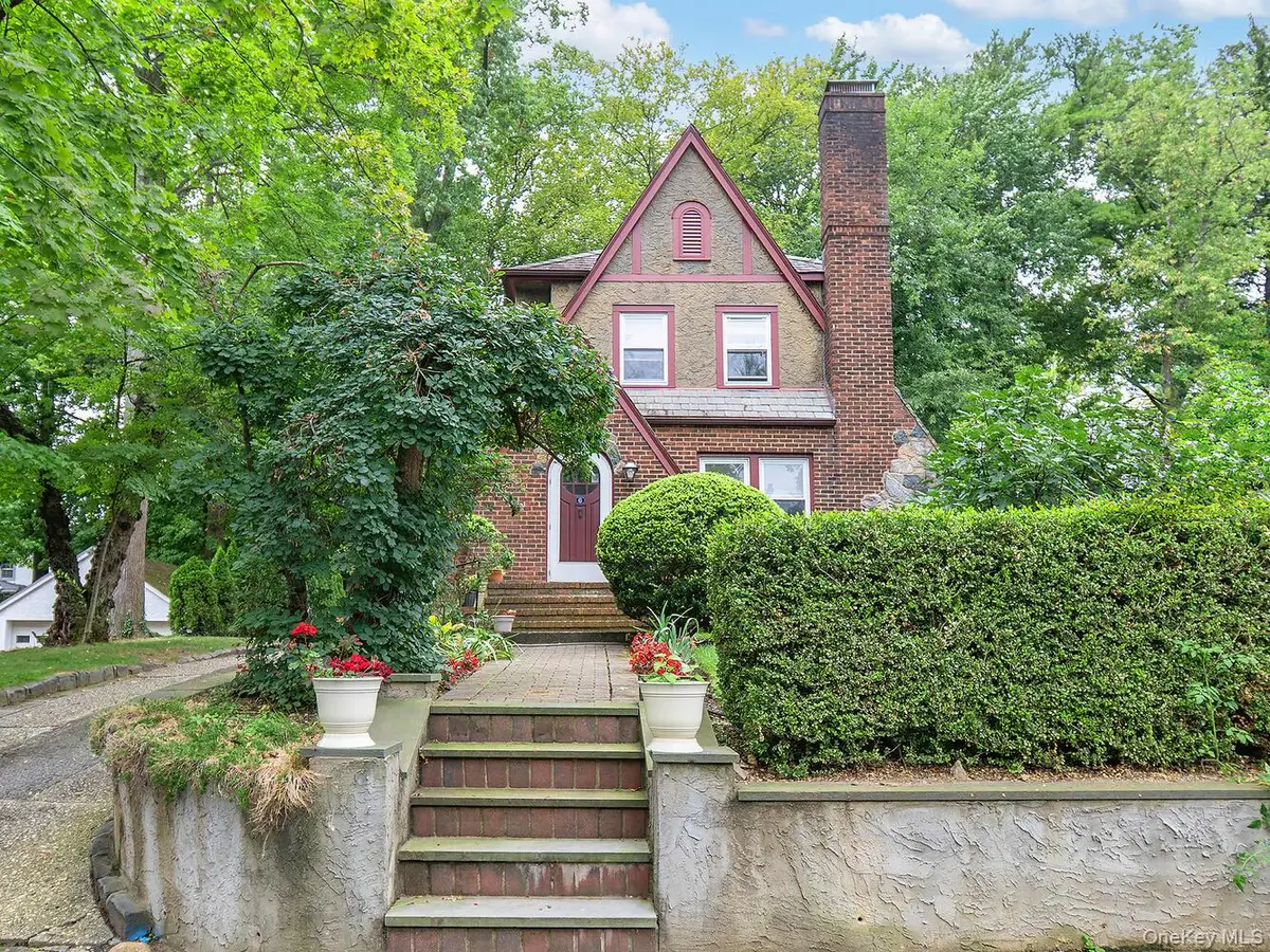 6 4th Road, Great Neck, NY 11021 - Image #1