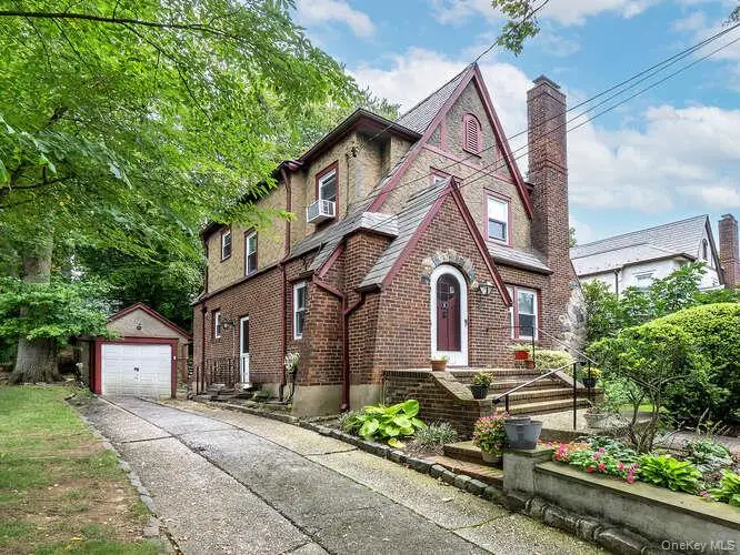 6 4th Road, Great Neck, NY 11021 - Image #2