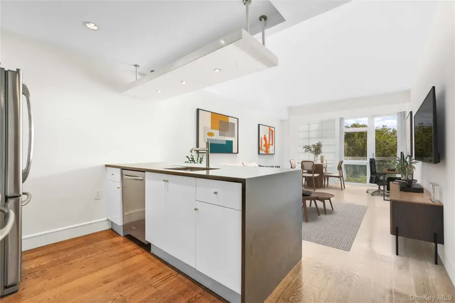 21-24 30 Avenue, Astoria, NY 11102 - Image #2