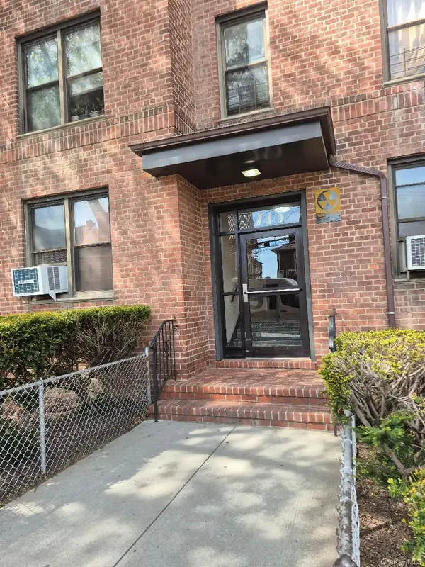 745 E 231st Street #3F, Bronx, NY 10466