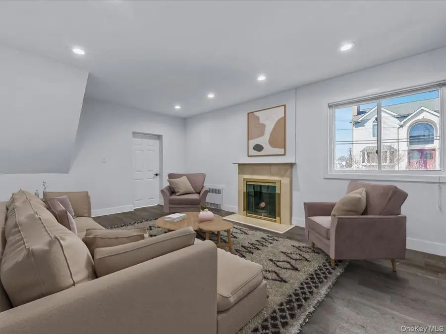 360 Franklin Avenue, Hewlett, NY 11557 - Image #2