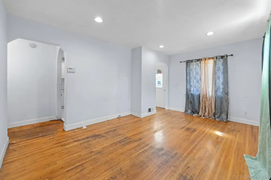 12054 194th Street, Saint Albans, NY 11412 - Image #2