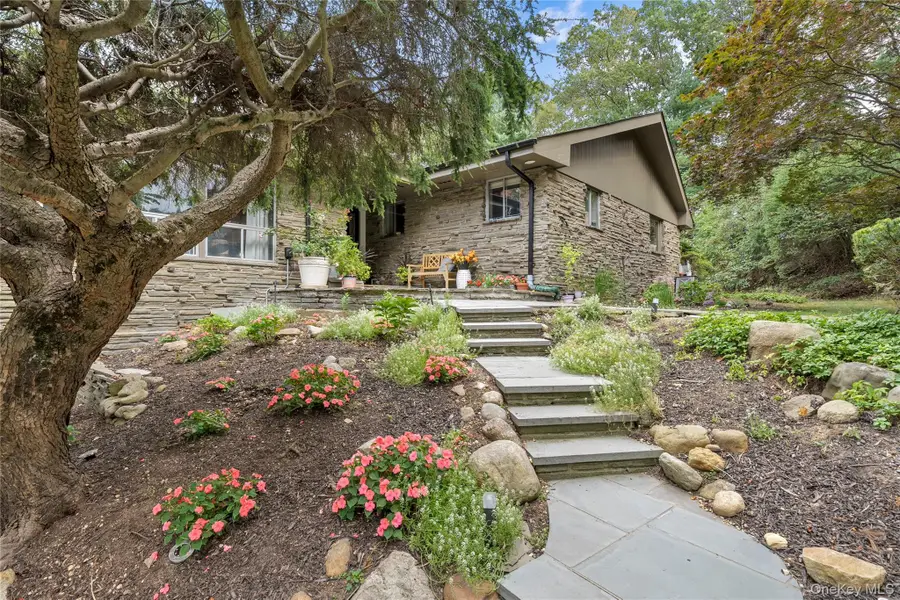 55 Rolling Hill Lane, Old Westbury, NY 11568 - Image #3