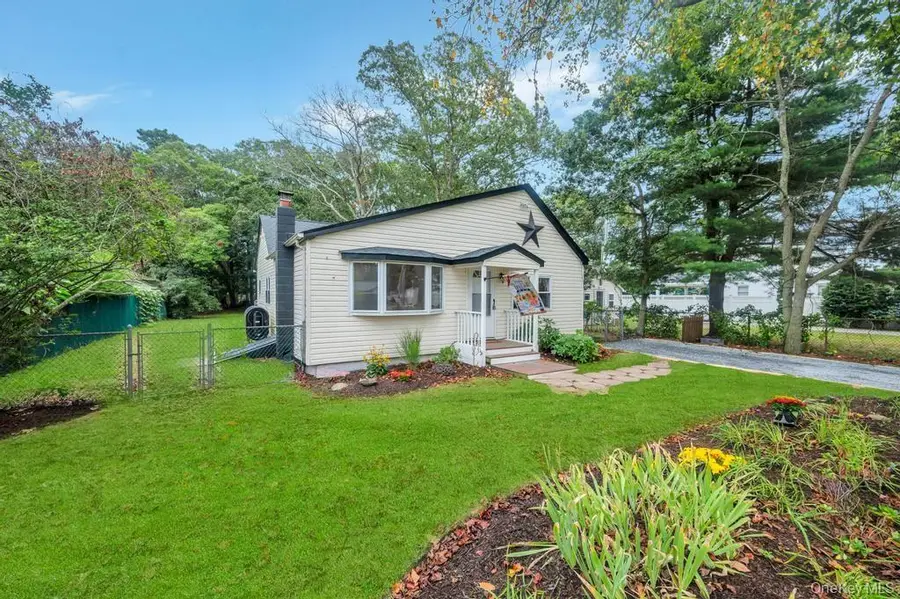 247 Hawthorne Street, Mastic Beach, NY 11951 - Image #2