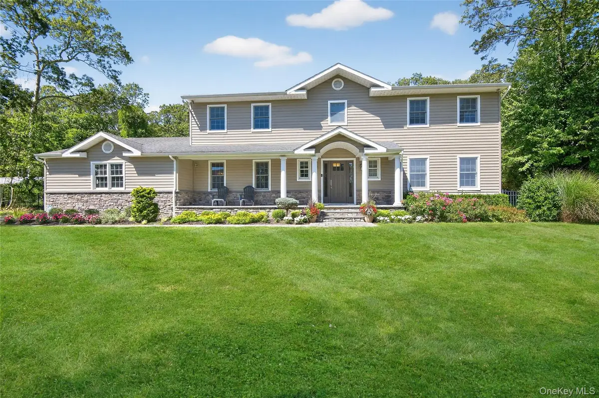 31 Louis Drive, Melville, NY 11747 - Image #1