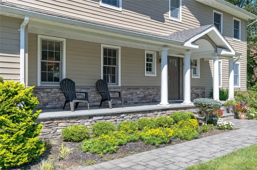 31 Louis Drive, Melville, NY 11747 - Image #3