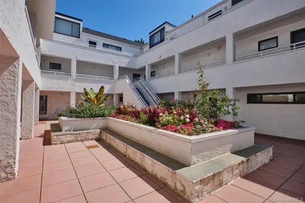 21 Canterbury Road #6, Great Neck, NY 11021