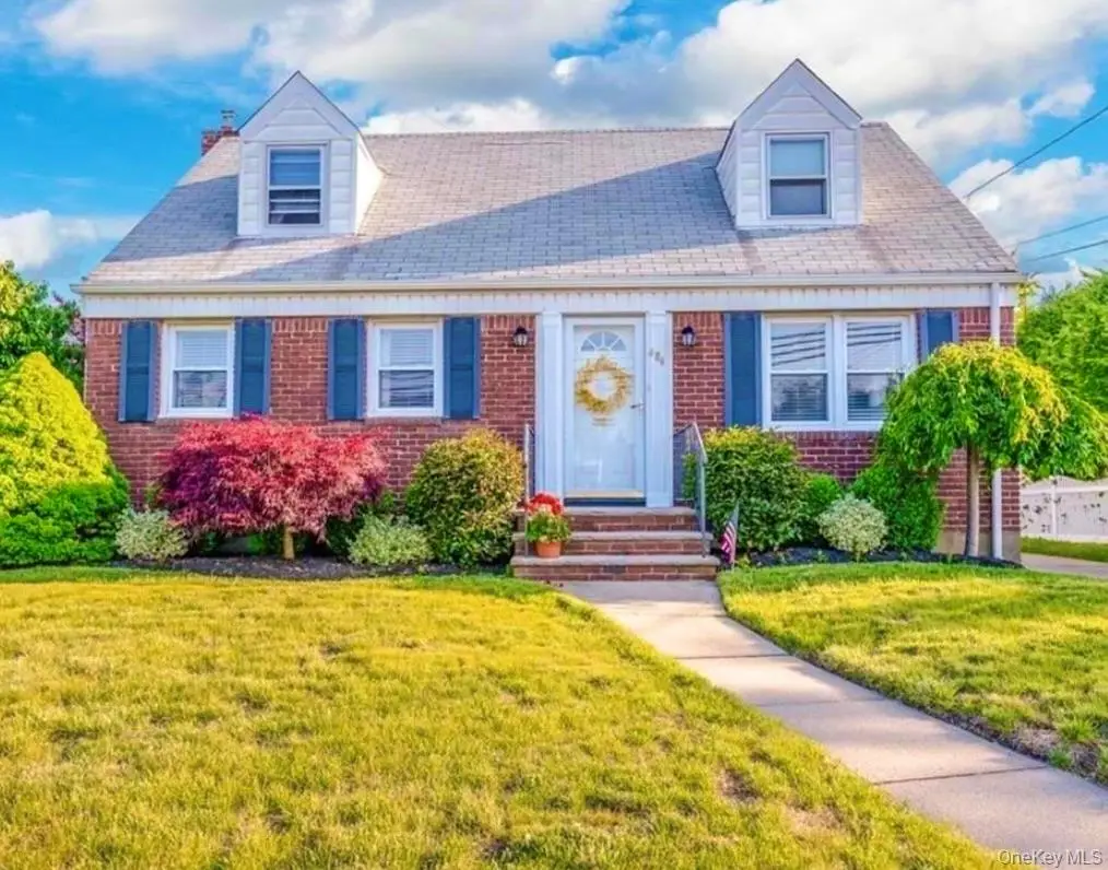 484 Chelsea Road, Oceanside, NY 11572 - Image #1