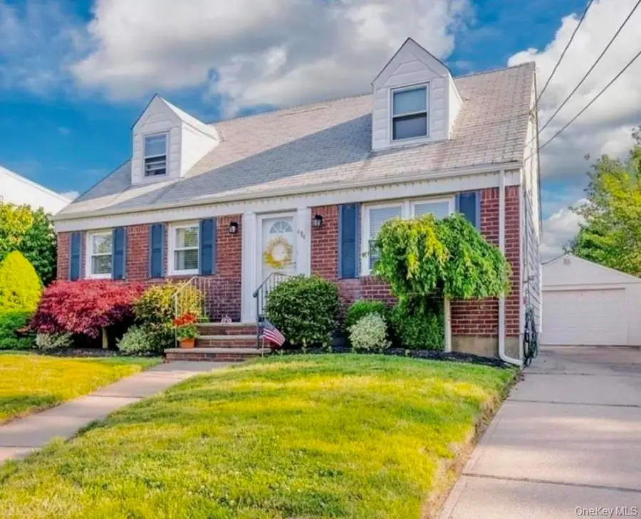 484 Chelsea Road, Oceanside, NY 11572 - Image #2