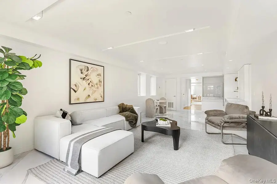 135 E 38th Street, Manhattan, NY 10016 - Image #2