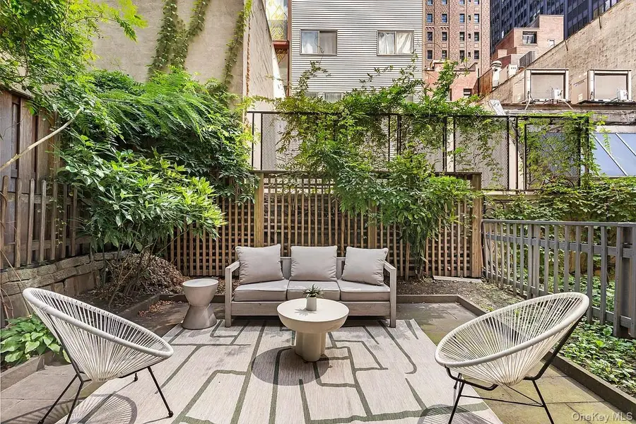 135 E 38th Street, Manhattan, NY 10016 - Image #3