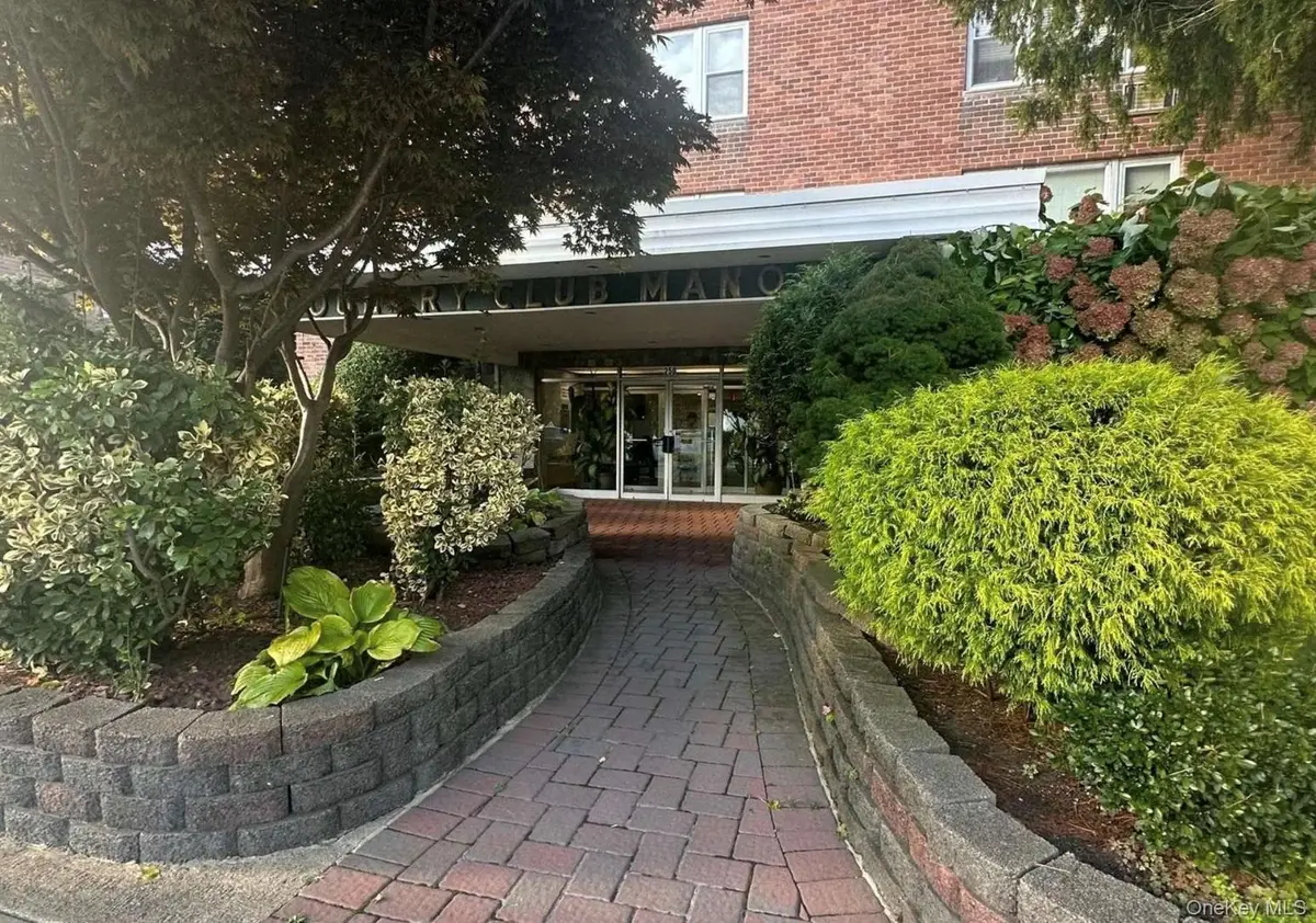 250 W Merrick Road #2F, Freeport, NY 11520 - Image #1