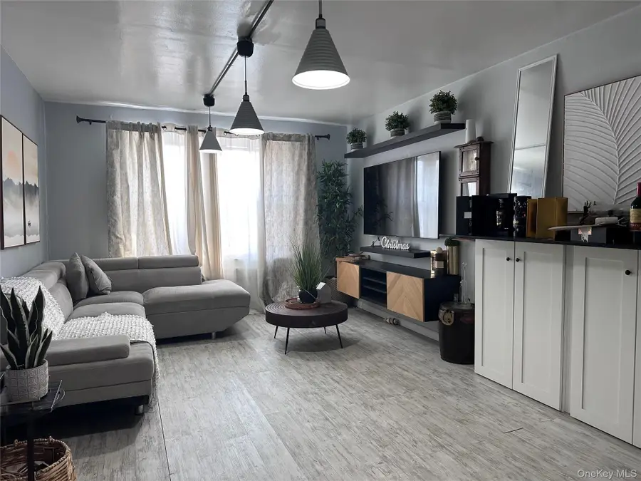 250 W Merrick Road #2F, Freeport, NY 11520 - Image #2