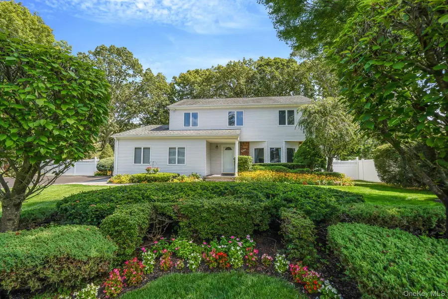 9 Lorraine Court, Smithtown, NY 11787 - Image #2