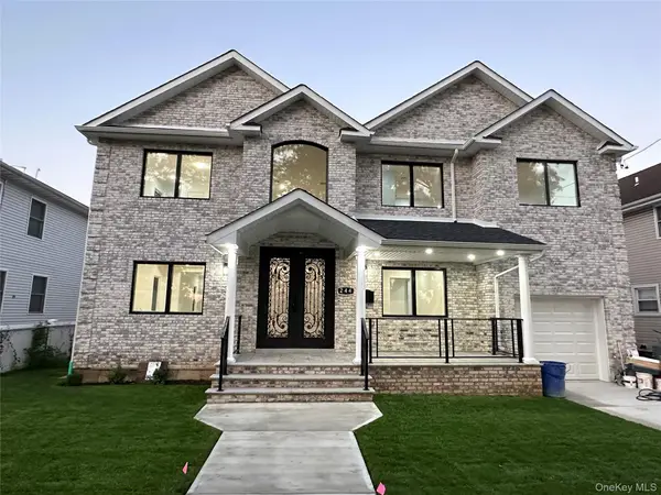 244 Andrews Road, Mineola, NY 11501