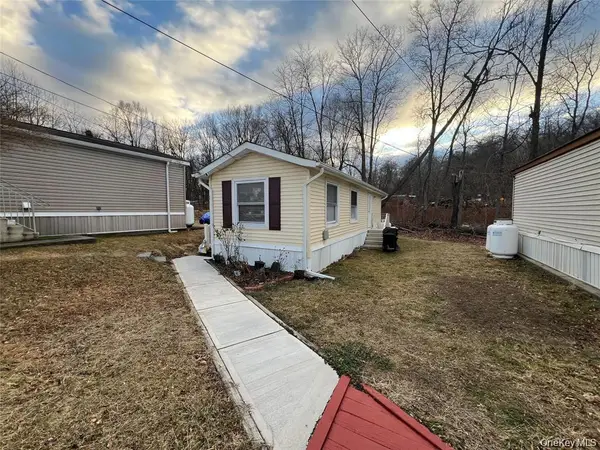 2 Mazies Lane #3, New Windsor, NY 12553