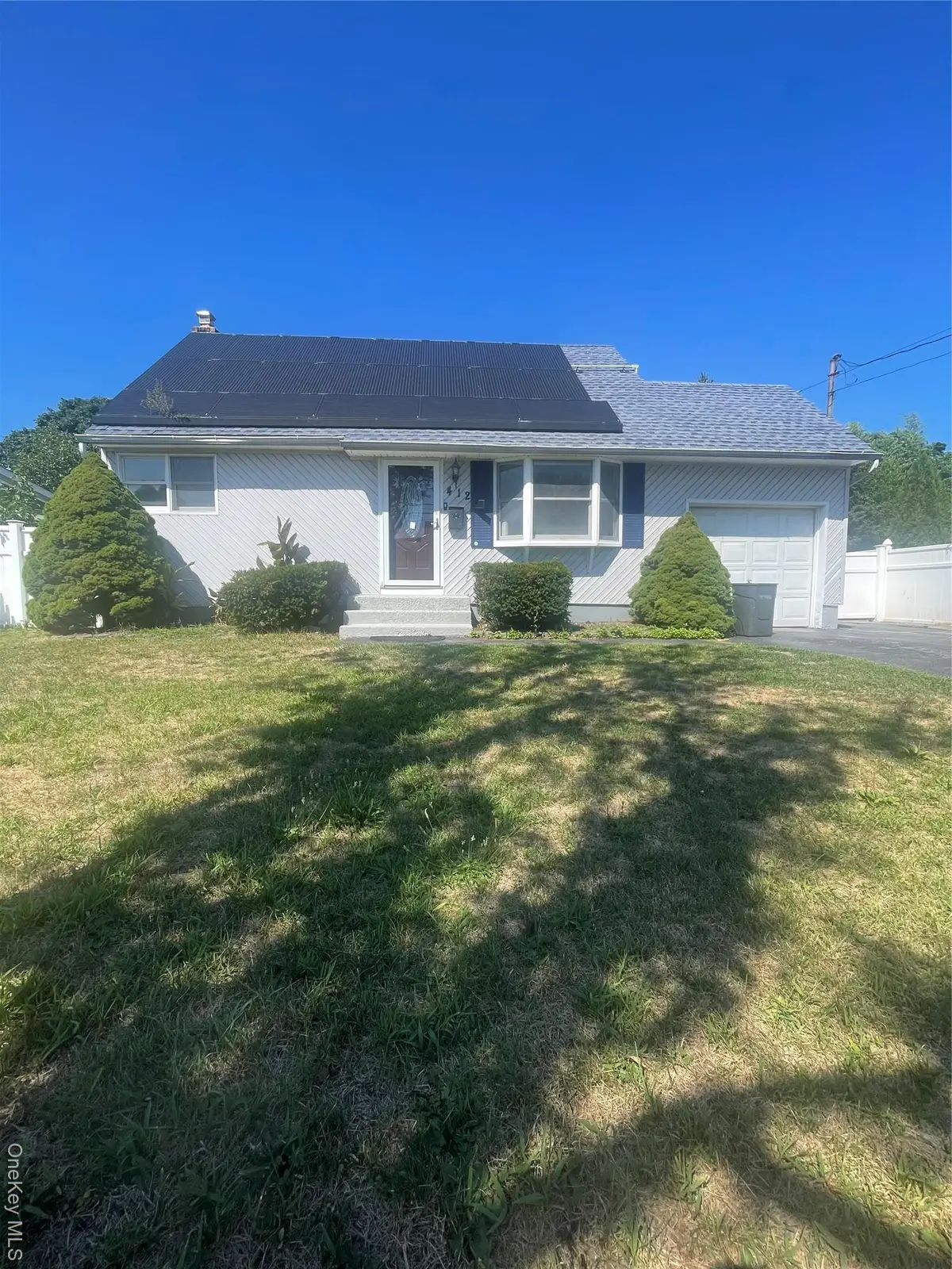 412 37th Street #1 Family, Lindenhurst, NY 11757 - Image #1