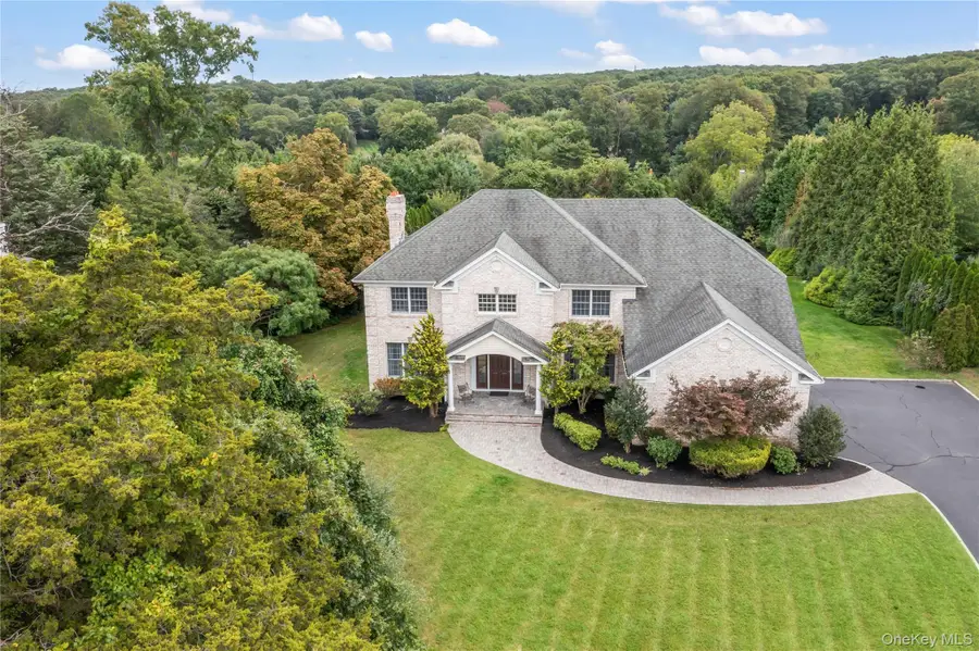 10 Rolling Meadow Lane, Northport, NY 11768 - Image #2