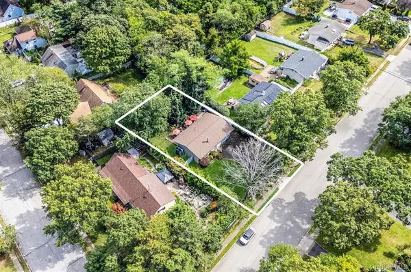 27 Split Cedar Drive, Islandia, NY 11749