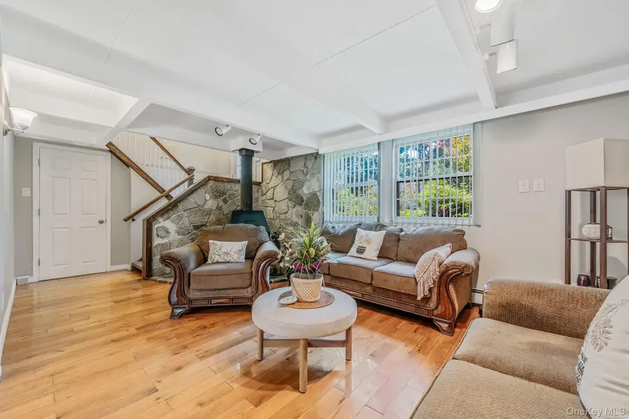 27 Split Cedar Drive, Islandia, NY 11749 - Image #3