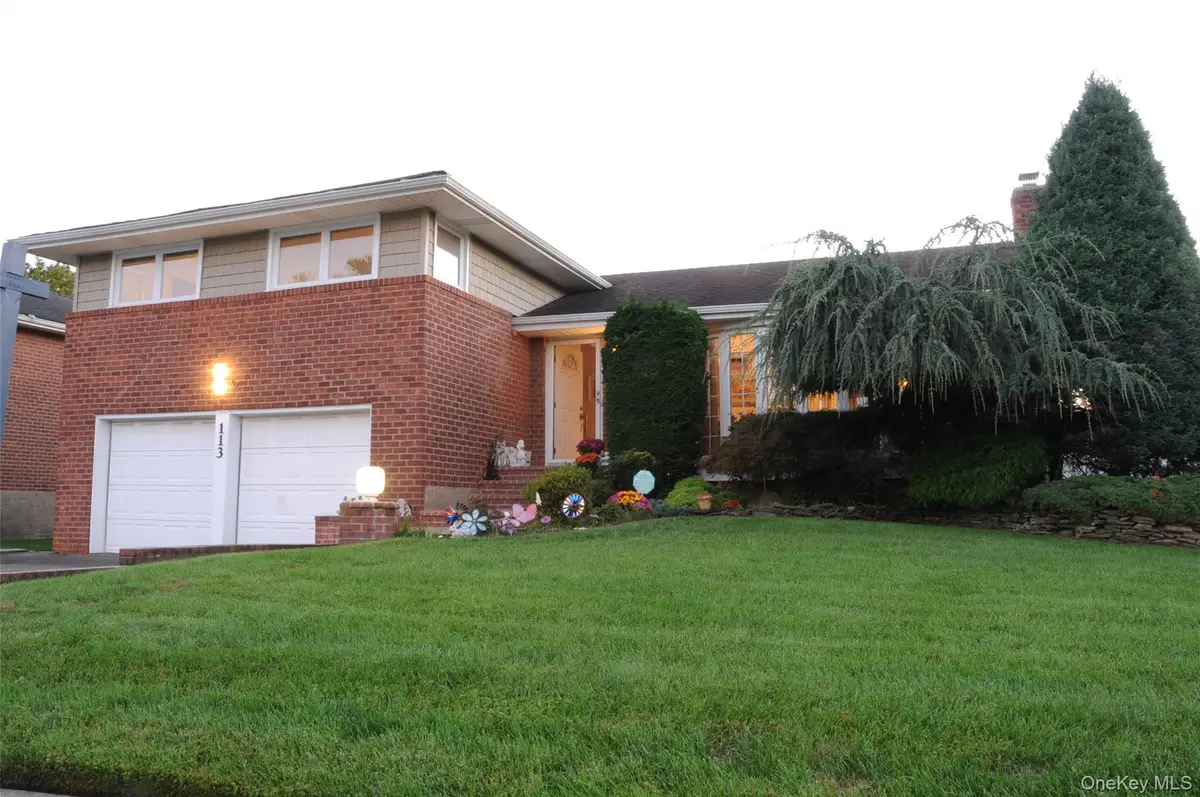 113 Northern Parkway W, Plainview, NY 11803 - Image #1