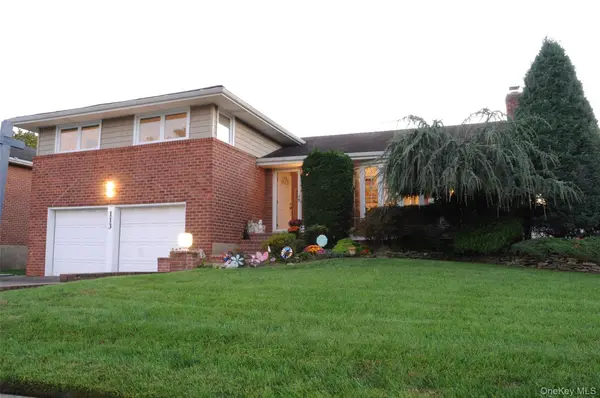 113 Northern Parkway W, Plainview, NY 11803