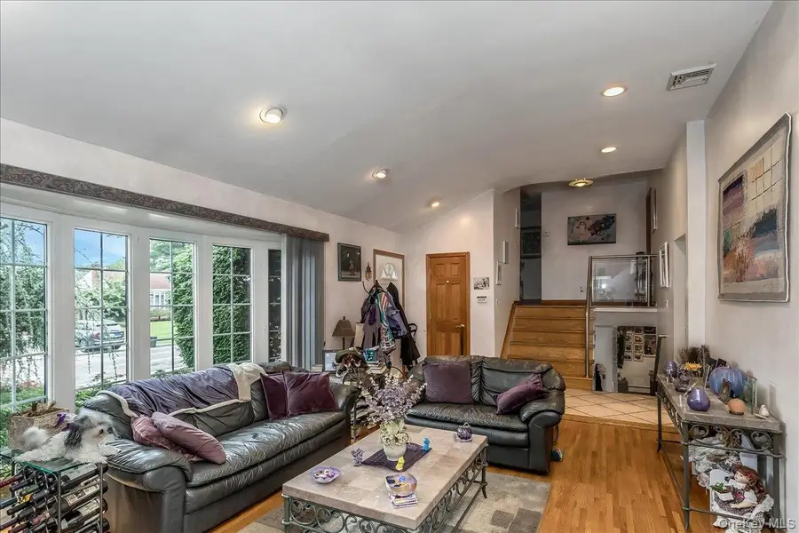 113 Northern Parkway W, Plainview, NY 11803 - Image #2