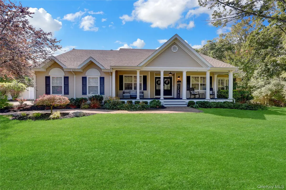 14 Daremy Lane, East Setauket, NY 11733 - Image #1