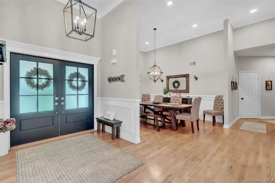 14 Daremy Lane, East Setauket, NY 11733 - Image #3