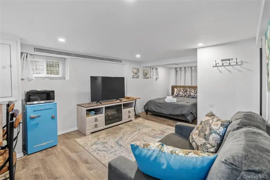 21 S Washington Avenue, Hartsdale, NY 10530 - Image #3