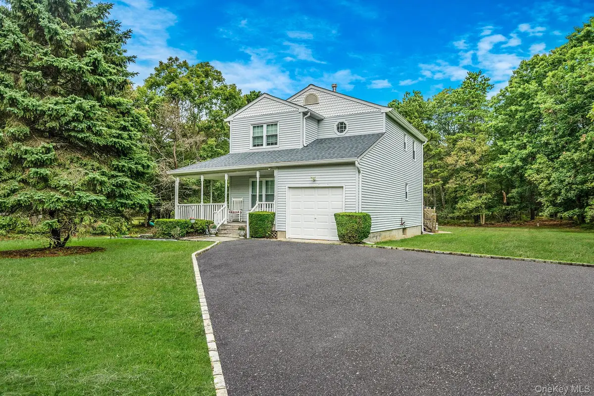 11 Patrick Lane, Ridge, NY 11961 - Image #1