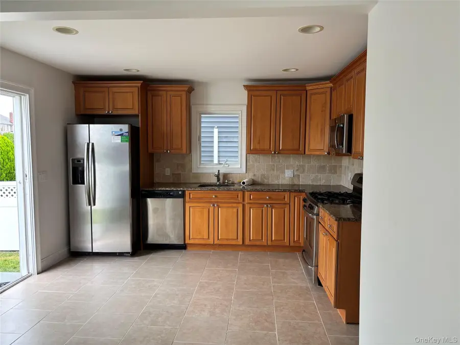 65 Jefferson Place, Massapequa, NY 11758 - Image #3