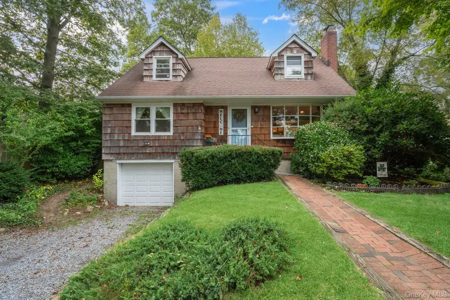 23 Pearwood Drive, Huntington Station, NY 11746 - Image #3