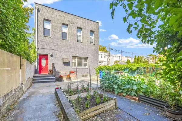 2374 38th Street, Astoria, NY 11105