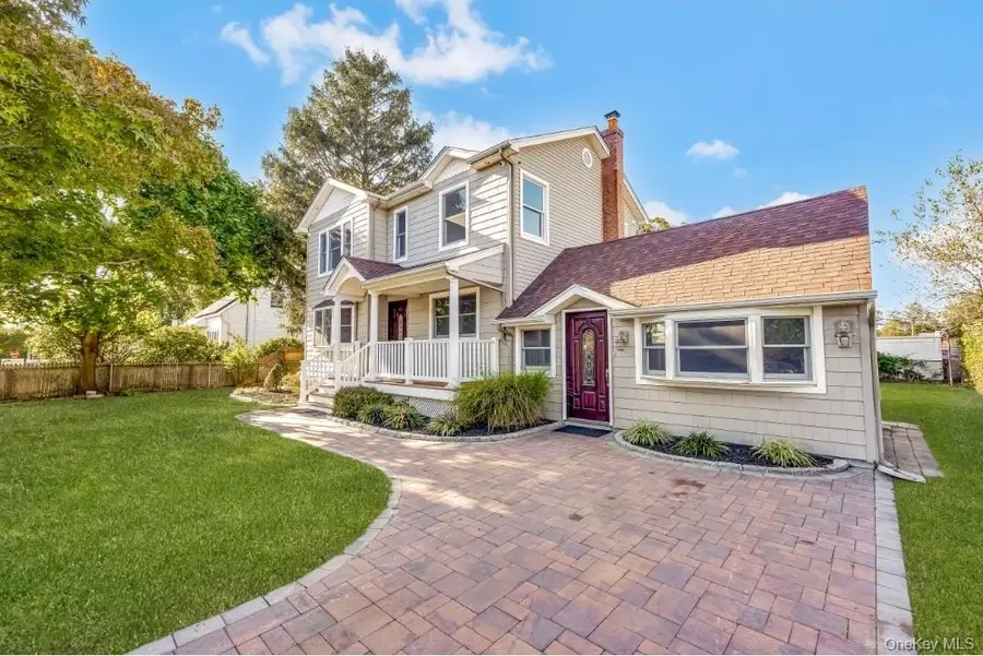 31 Fuller Avenue, West Babylon, NY 11704 - Image #2