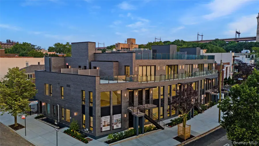 21-31 Shore Boulevard #3C, Astoria, NY 11105 - Image #2