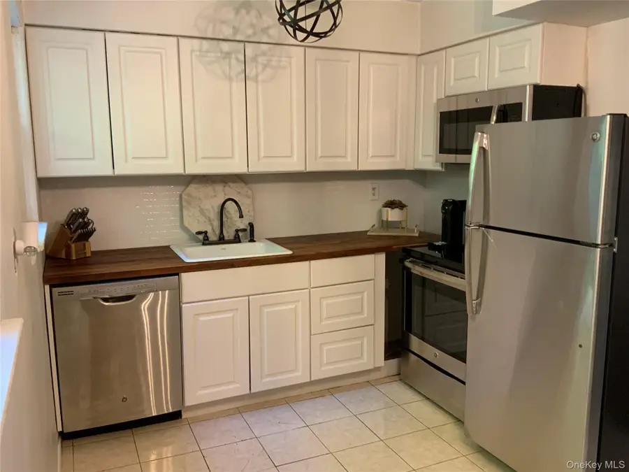 125 N Washington Avenue #10, Hartsdale, NY 10530 - Image #3