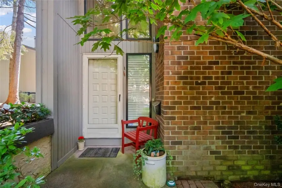 166 High Pond Drive, Jericho, NY 11753 - Image #2