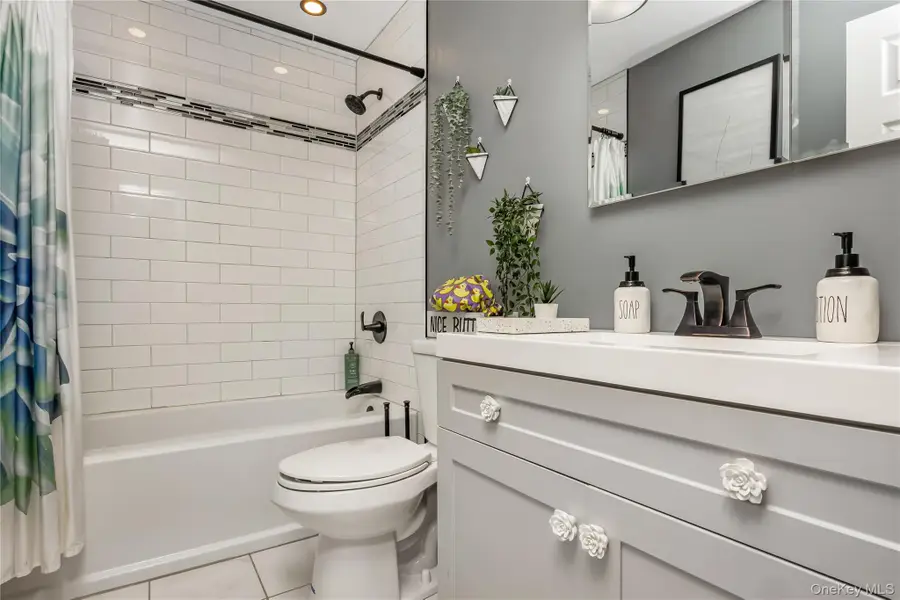 11 Rolan Court, Islip Terrace, NY 11752 - Image #3