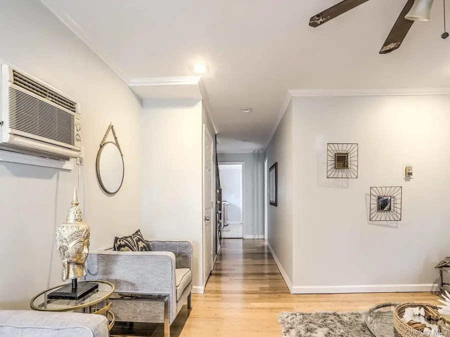 39 Bay Avenue, Hicksville, NY 11801 - Image #3