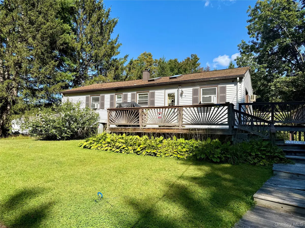 17 Romans Road, Hyde Park, NY 12538 - Image #1