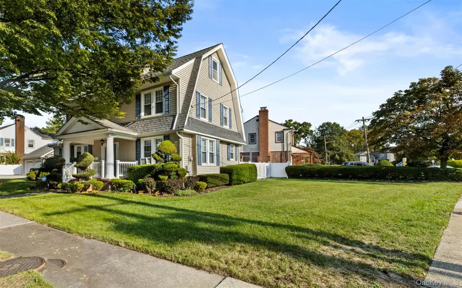 4 Malverne Avenue, Malverne, NY 11565 - Image #2