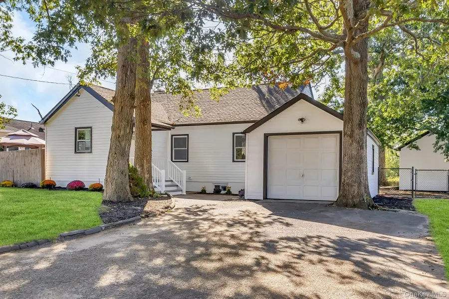 46 N Ocean Avenue, Islip, NY 11751 - Image #2