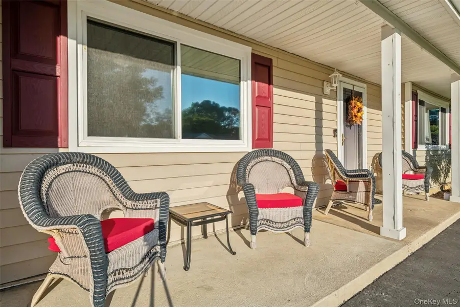 27 Parkridge Circle, Port Jefferson Station, NY 11776 - Image #2