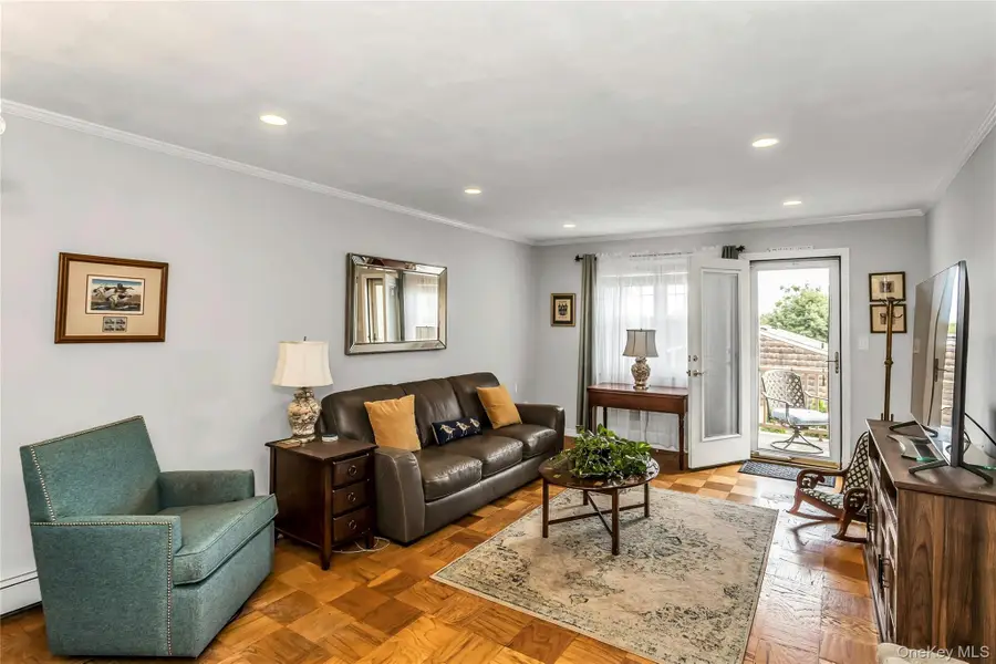 11 Harbour Lane #1A, Oyster Bay, NY 11771 - Image #2