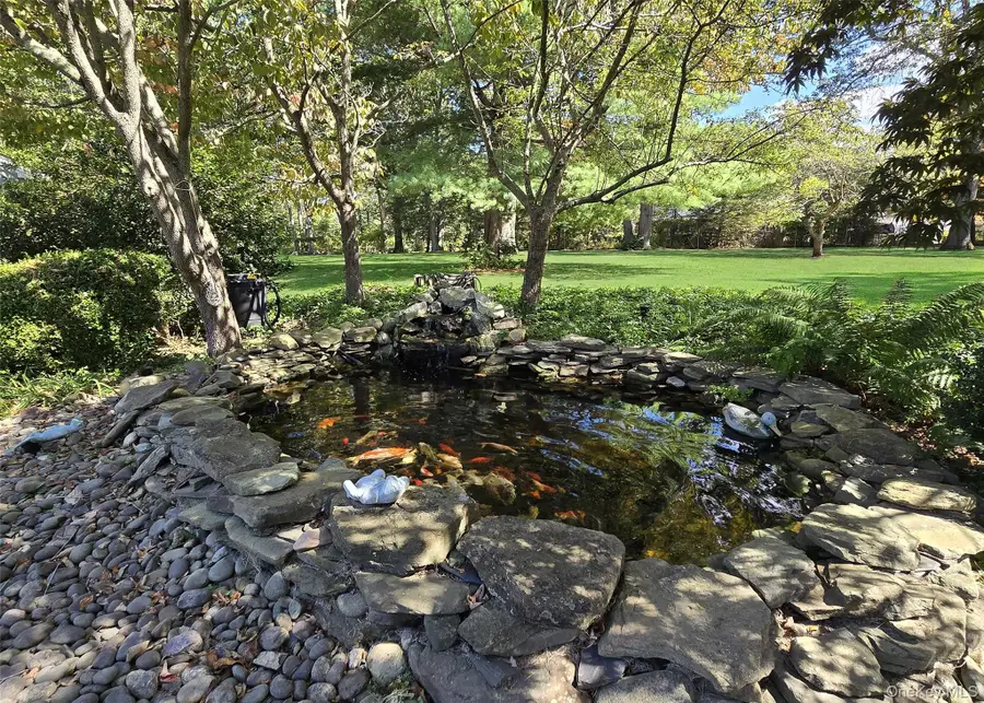 30 Elizabeth Way, Ridge, NY 11961 - Image #3