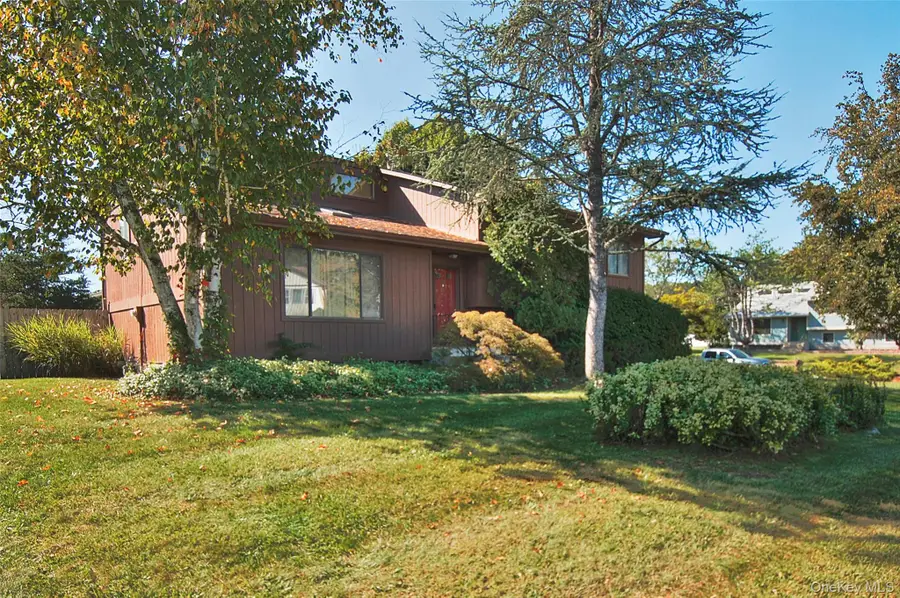 35 Guernsey Drive, New Windsor, NY 12553 - Image #2